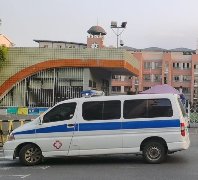 泰宁救护车出租护送骨折病人一公里多少钱